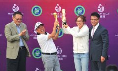 观澜湖职业明星赛 曾志伟和龚怡萍获团队冠军
