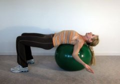 锻炼脊椎和背部中部 让推杆获得满意效果