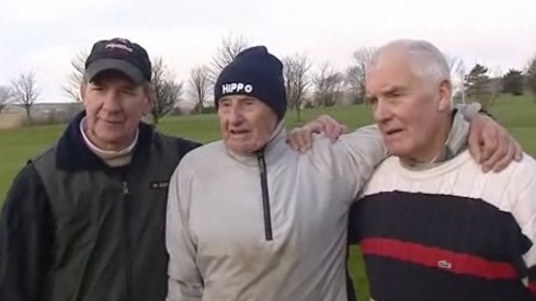 英国流行晚年高尔夫 威尔士97岁老人挥杆成传奇