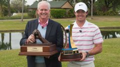 麦克罗伊造访PGA总部 领取年度最佳球员奖